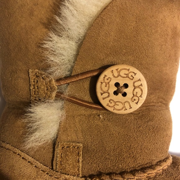 Ugg Bailey Buttonii kids NWOT - Picture 3 of 6
